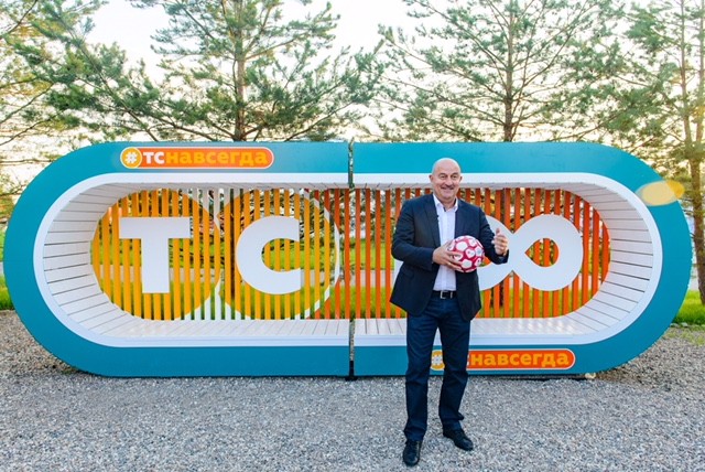 Футбольный День донора с #LGКомандойДобра провел Станислав Черчесов