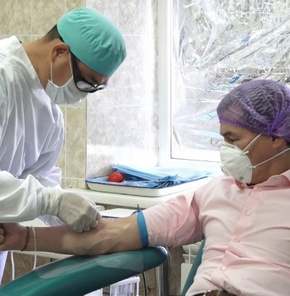 Глава Республики Калмыкия Бату Хасиков принял участие во Всероссийской акции #ОставайсяДонором 