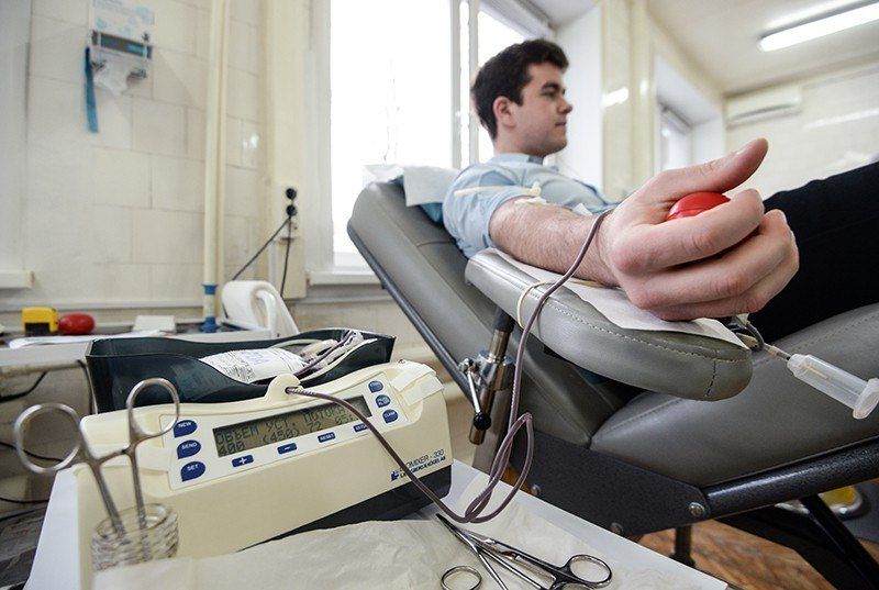 Судебные приставы Екатеринбурга приняли участие в донорской акции