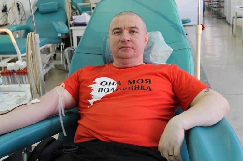 Челябинская областная станция переливания крови приглашает доноров с отрицательной группой крови.