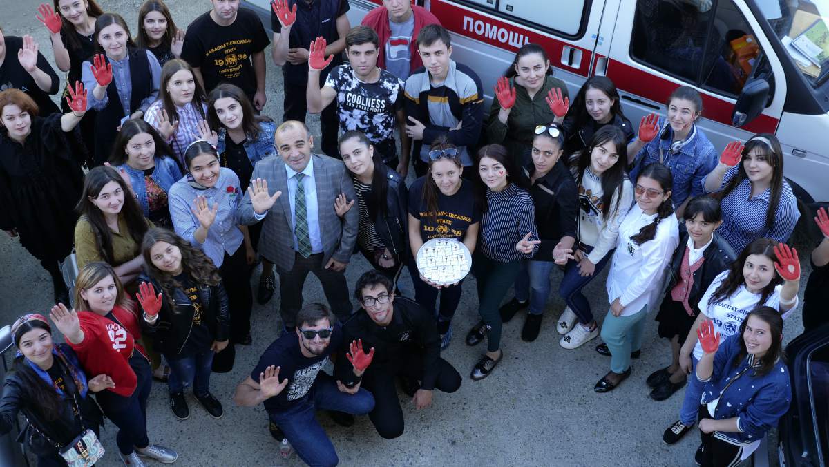 «Мы не проливаем кровь - мы ею делимся!»