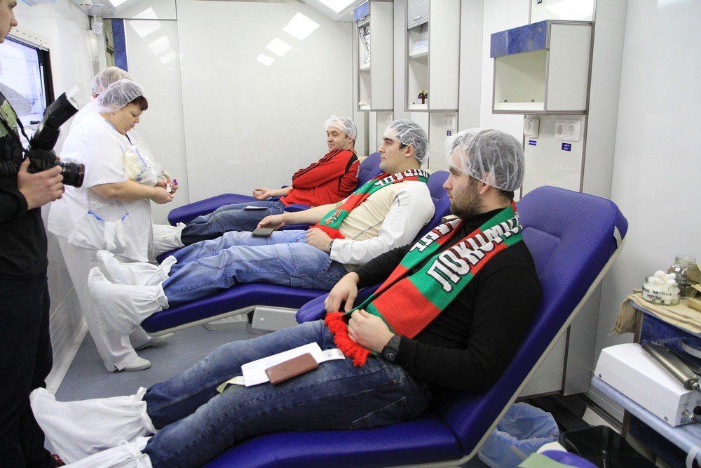 Игроки и болельщики команды "Локомотив - Кубань" провели донорскую акцию