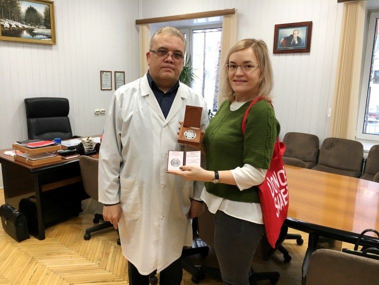 В Сургуте впервые вручили медаль ФМБА «За содействие донорскому движению» 