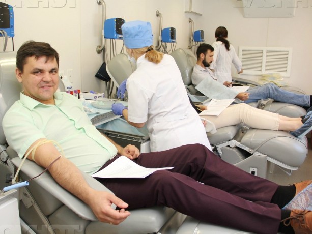 Сотрудники ростовского «Сбербанка» пополнили банк крови 