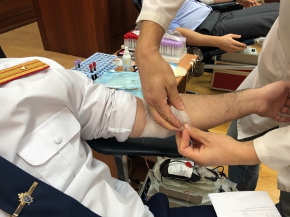 Московские следователи поделились своей кровью