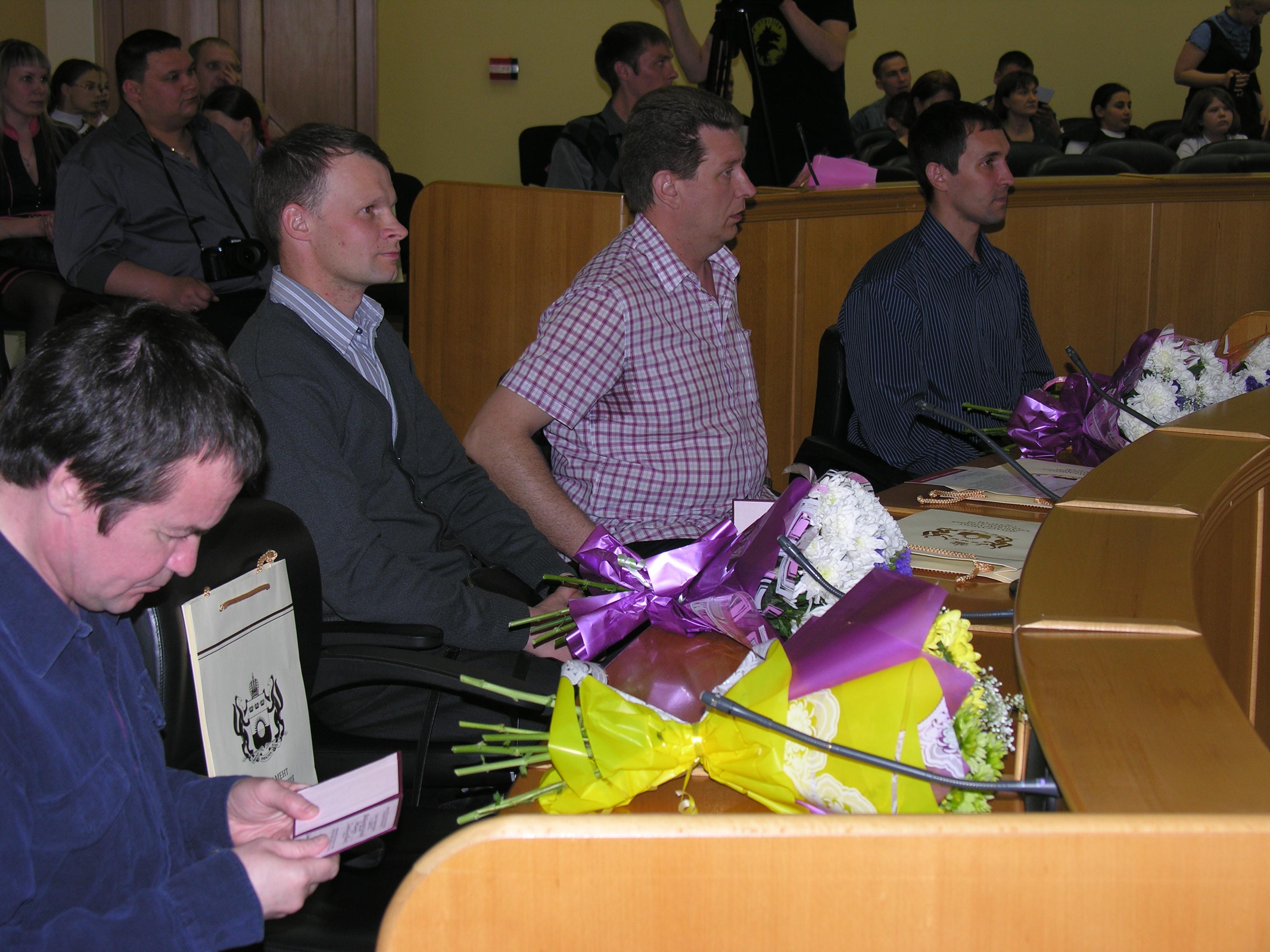 Почетным донорам Тюмени 15 мая торжественно вручили долгожданные награды