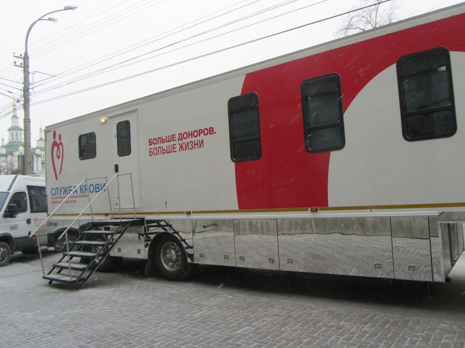 Студенты тюменского института права, экономики и управления сдали кровь