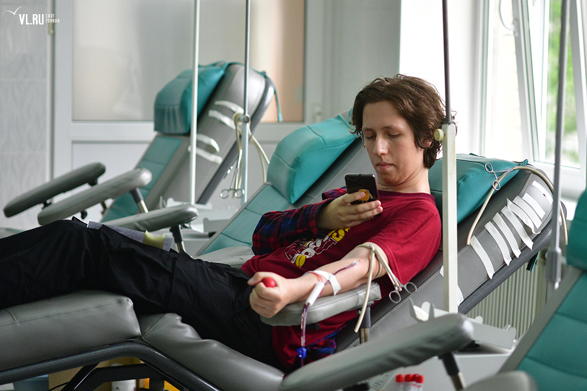 Жители Владивостока массово сдали кровь 