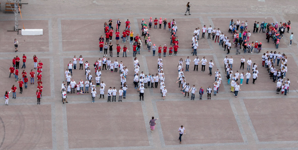 Медики устроили флешмоб в центре Вологды