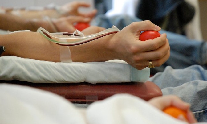 Волонтеры-медики пополняют российский банк крови